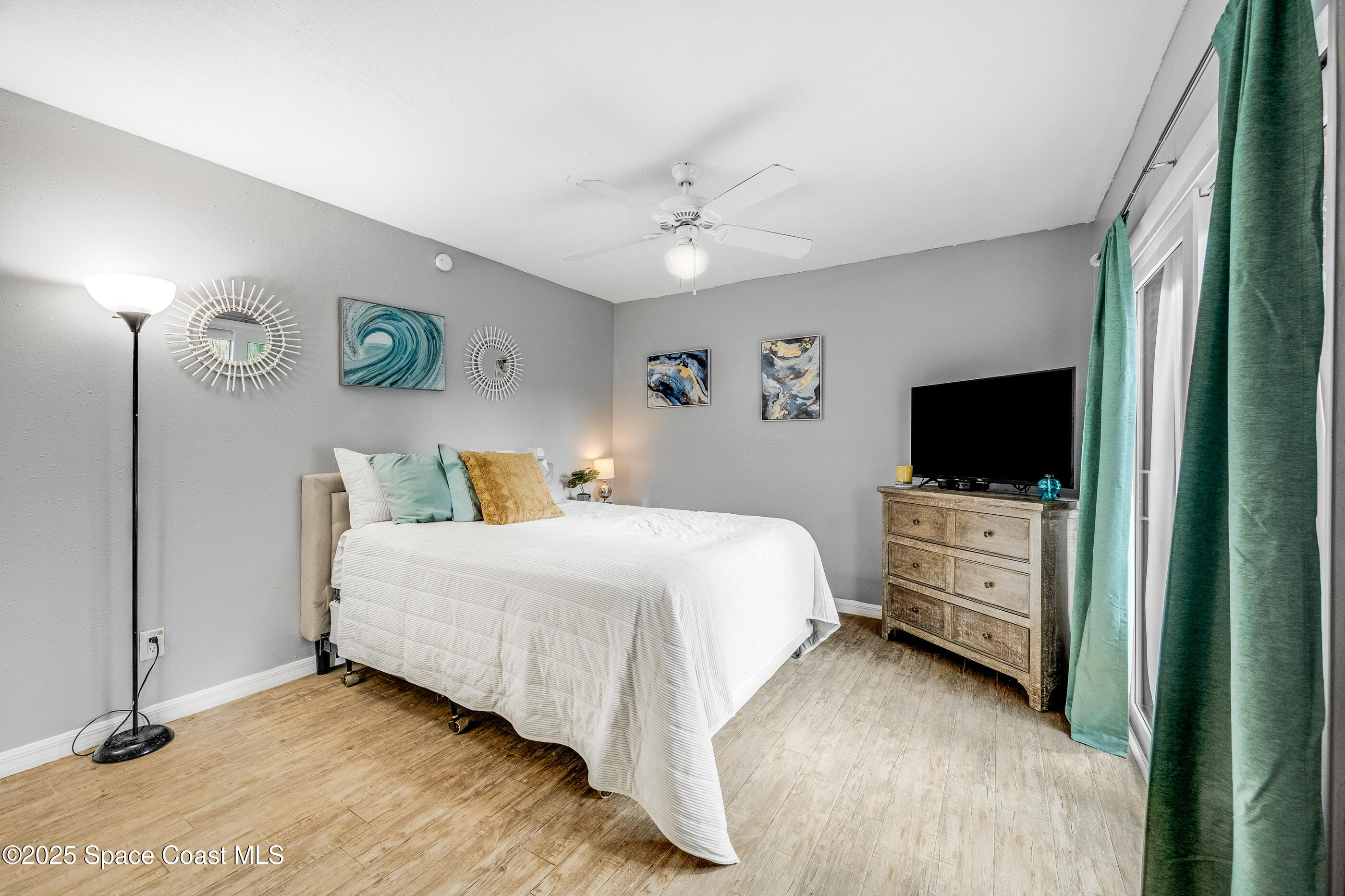 3515 Vista Oaks Circle NE