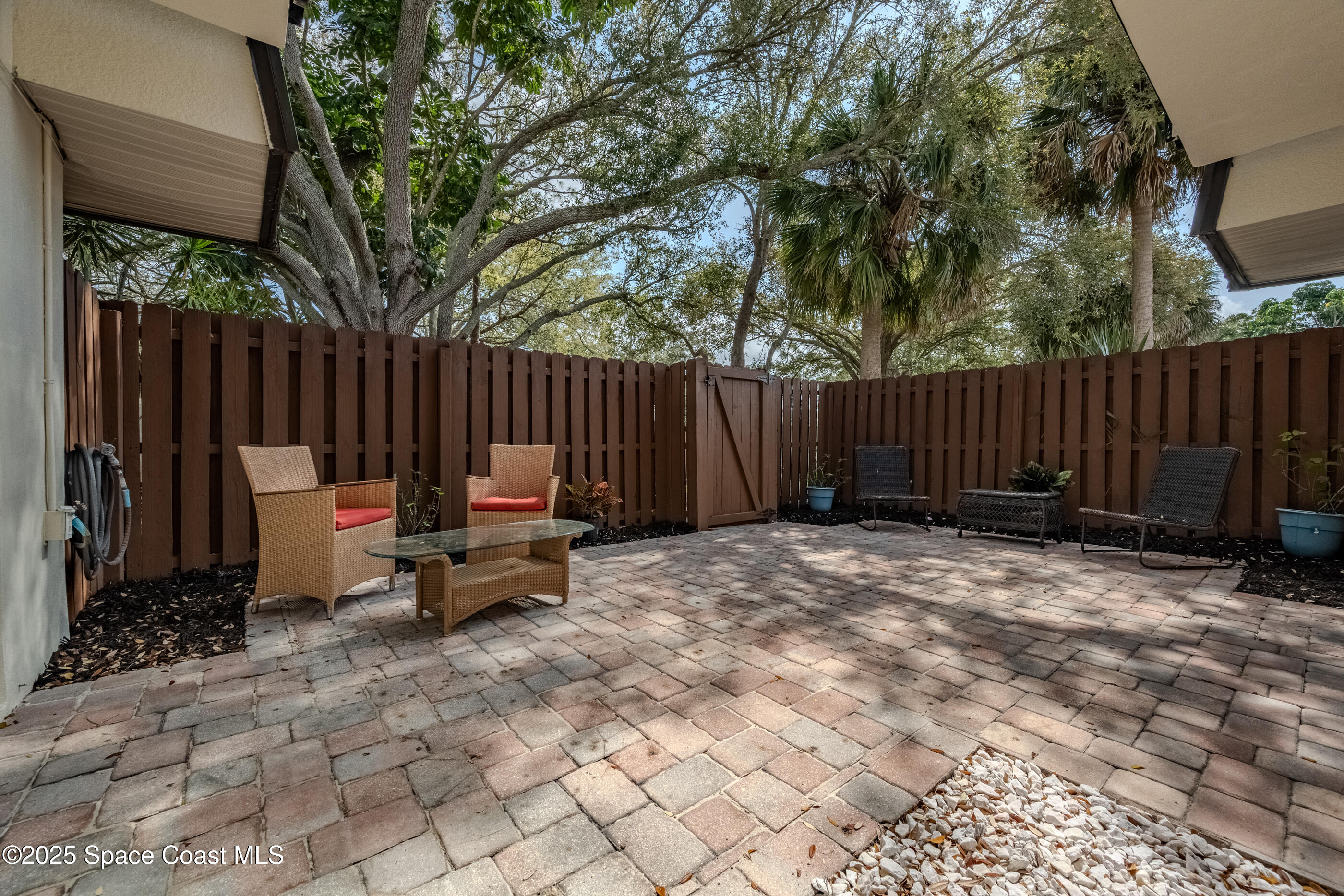 3515 Vista Oaks Circle NE