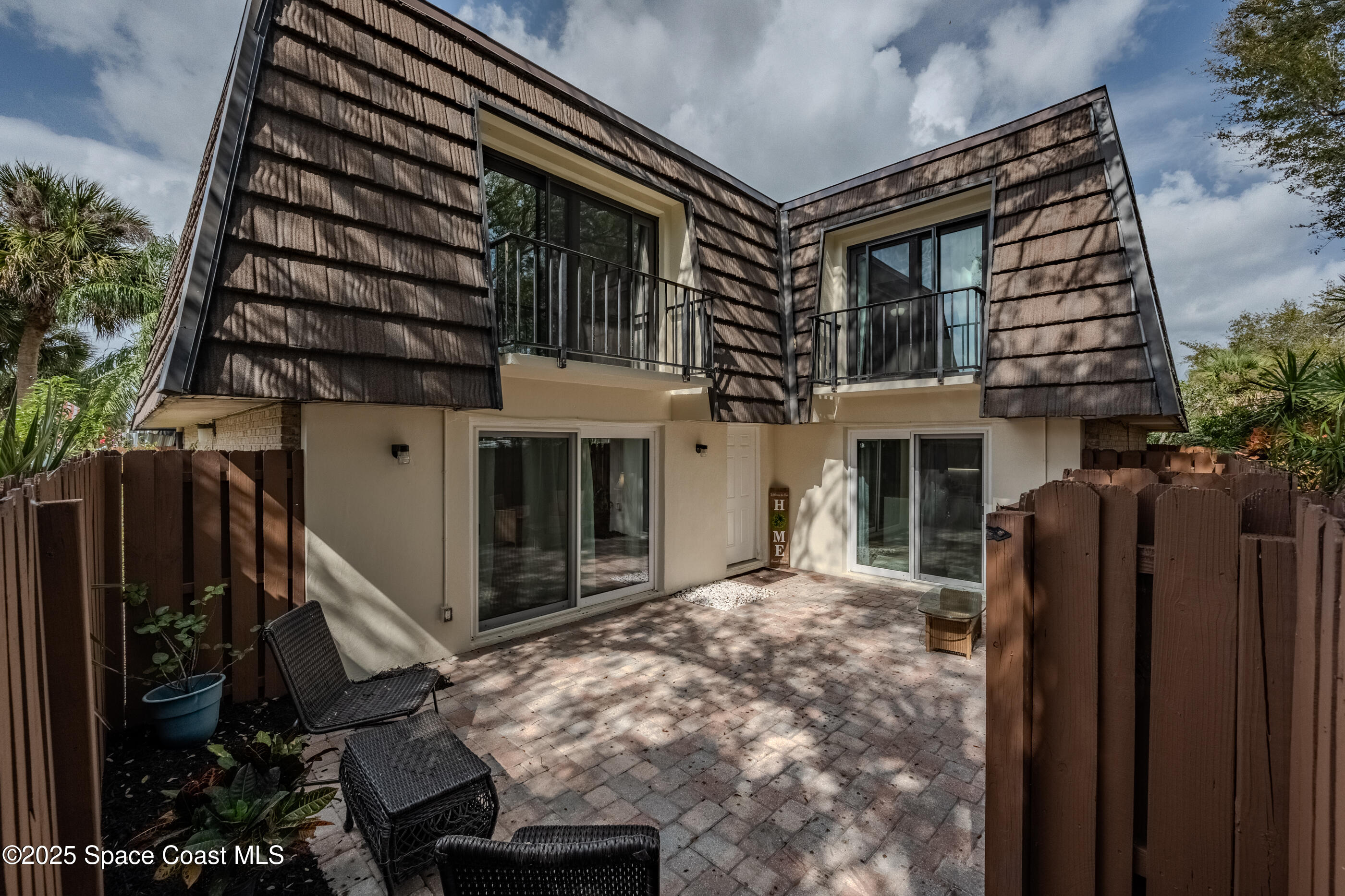 3515 Vista Oaks Circle NE