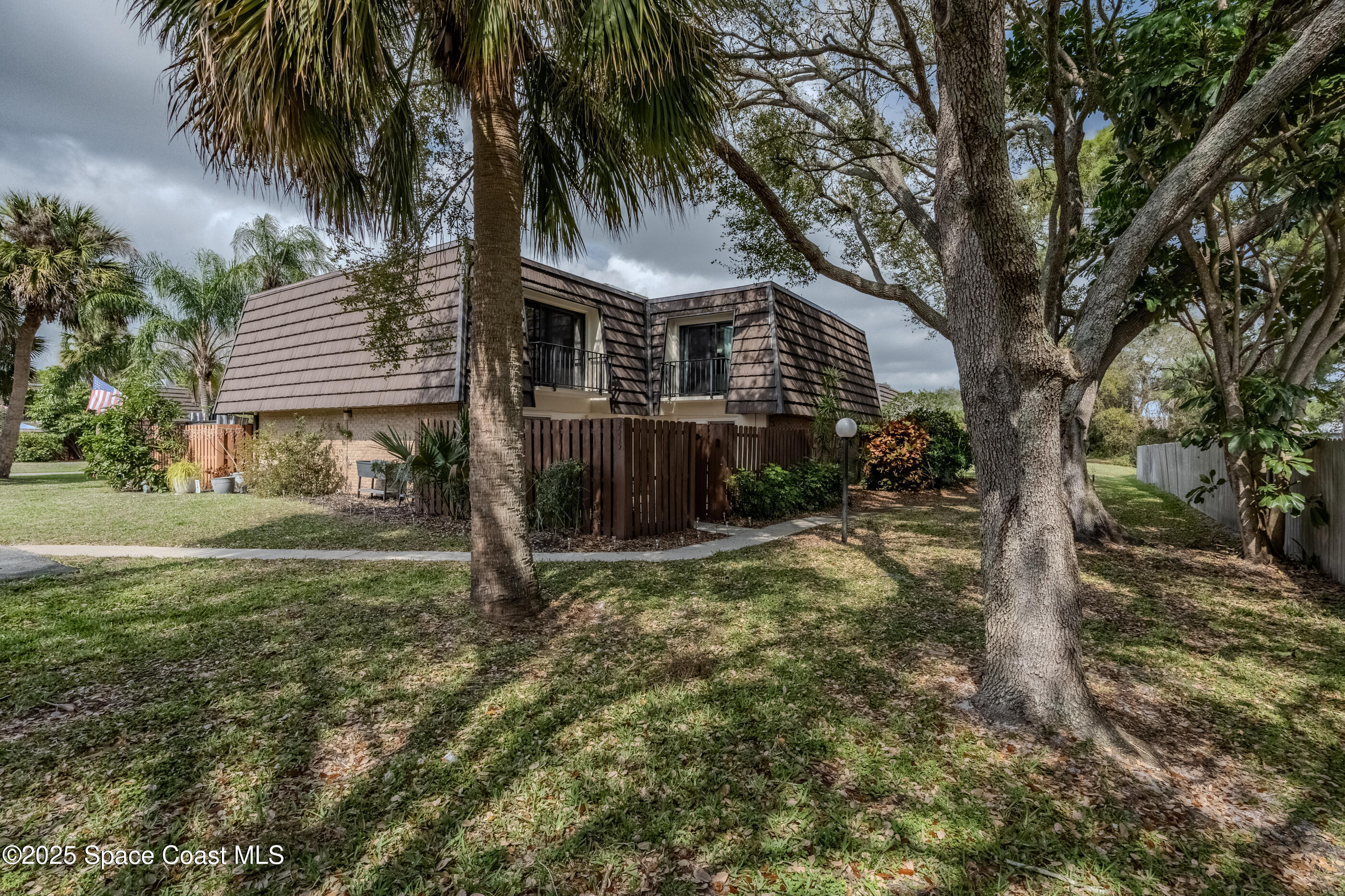 3515 Vista Oaks Circle NE