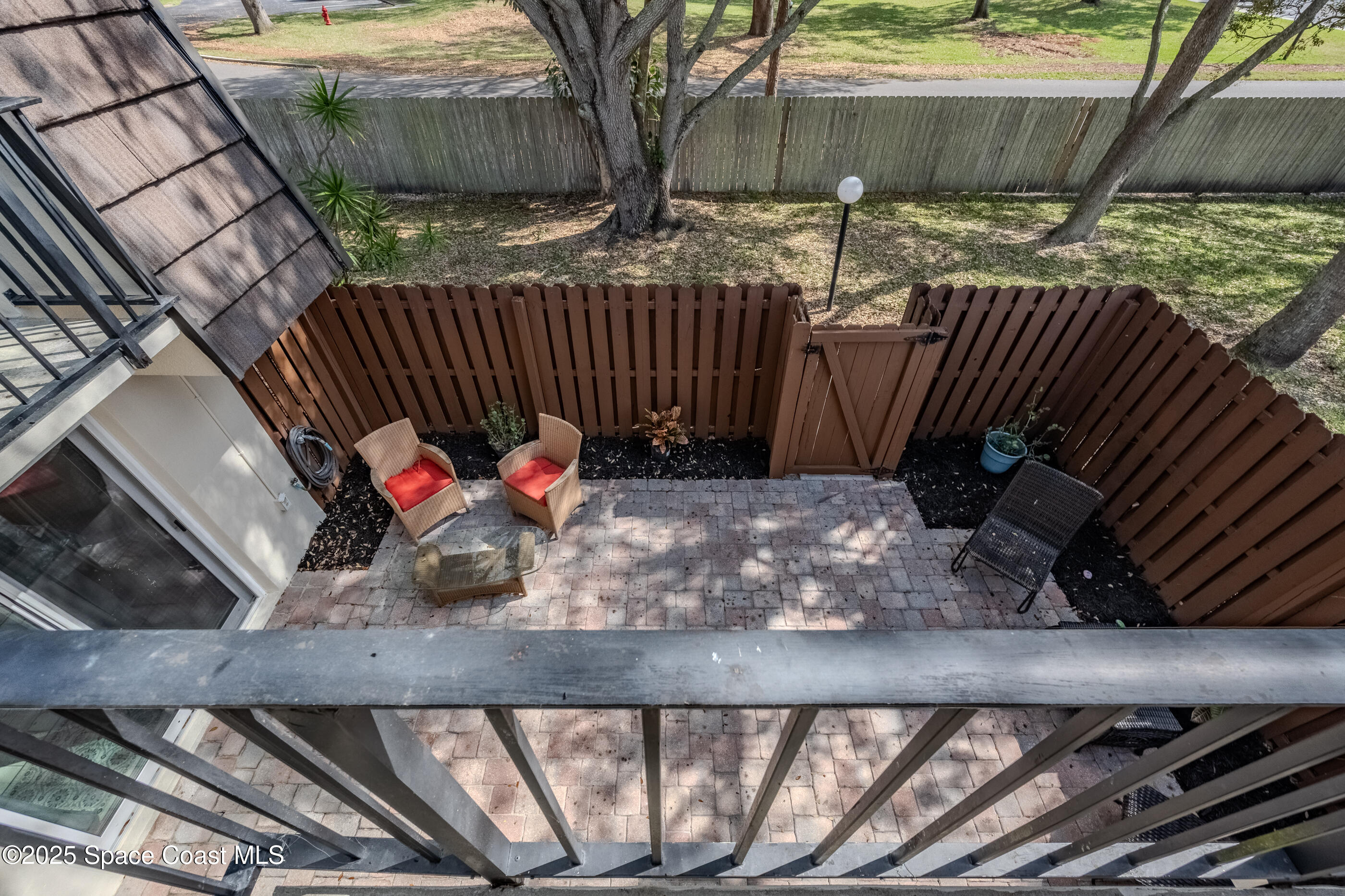 3515 Vista Oaks Circle NE