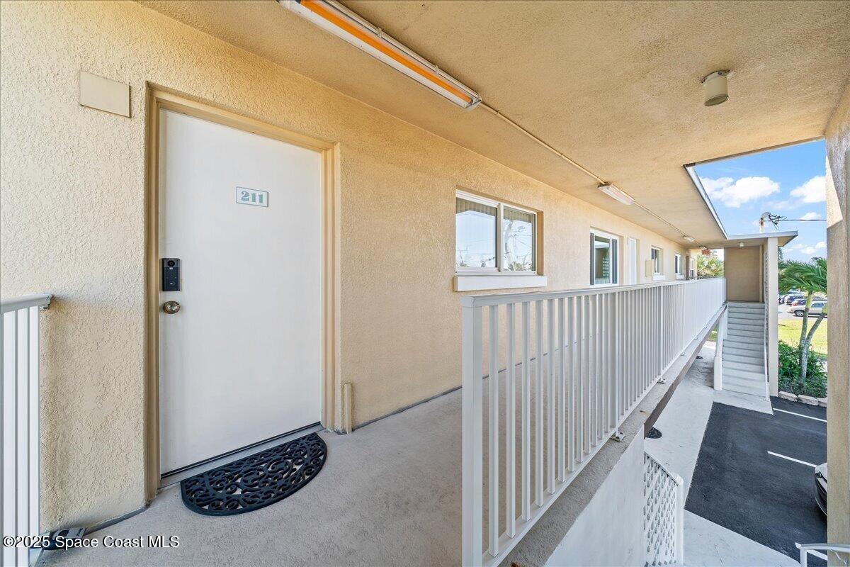 1195 Highway A1a, 211