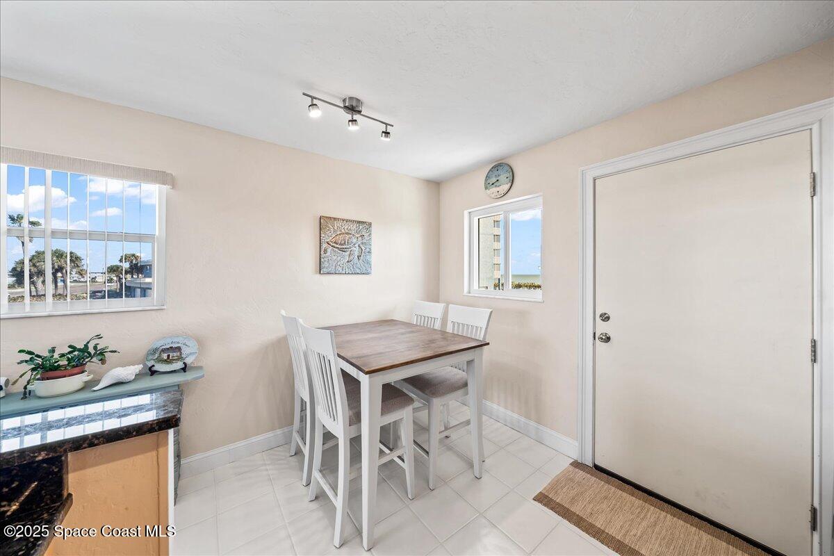 1195 Highway A1a, 211