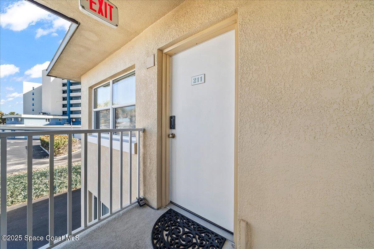 1195 Highway A1a, 211