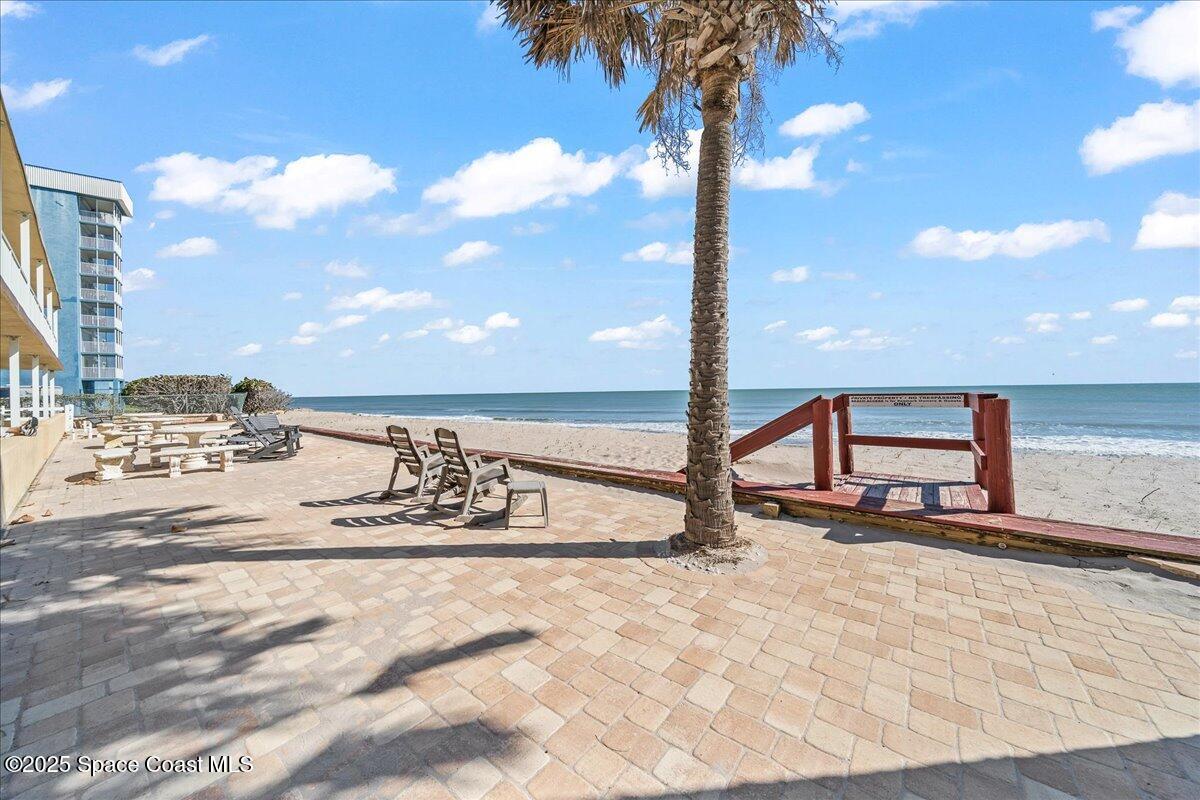 1195 Highway A1a, 211