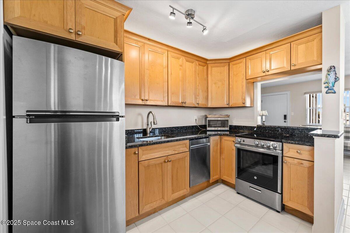 1195 Highway A1a, 211