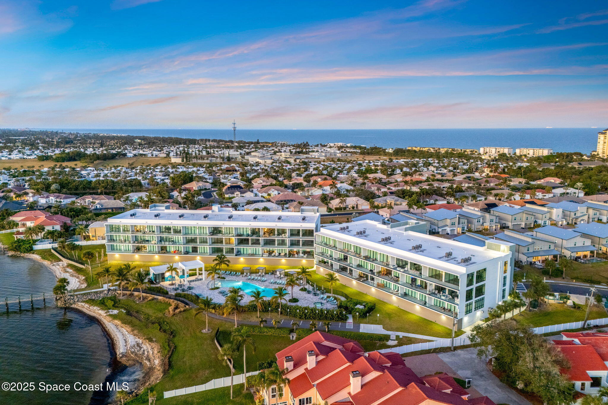 225 Strand Drive, 401