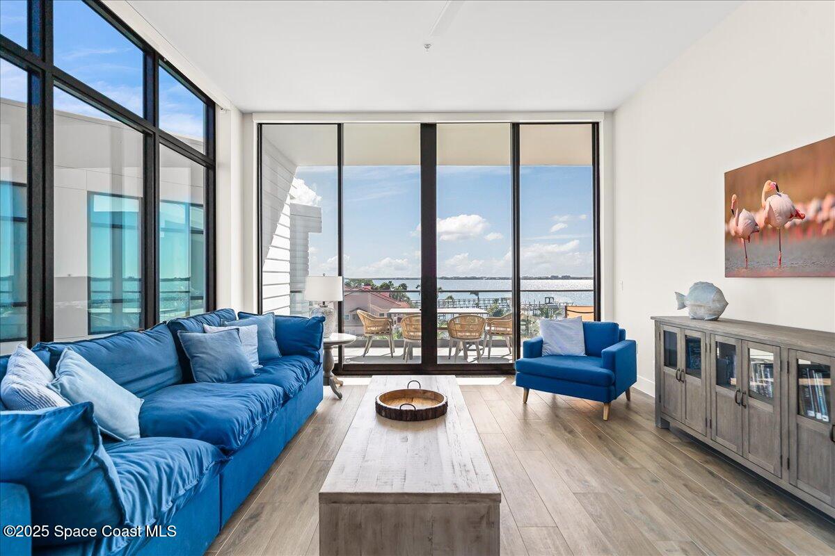 225 Strand Drive, 401