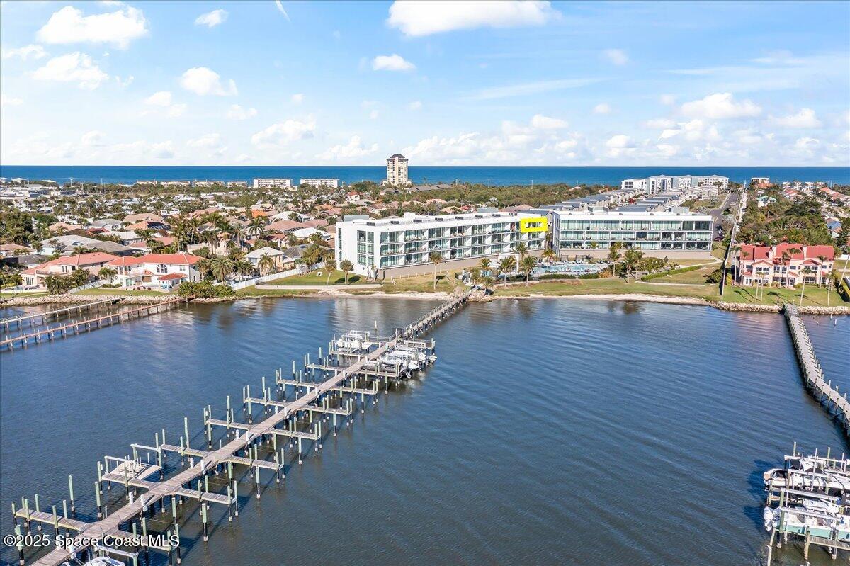 225 Strand Drive, 401