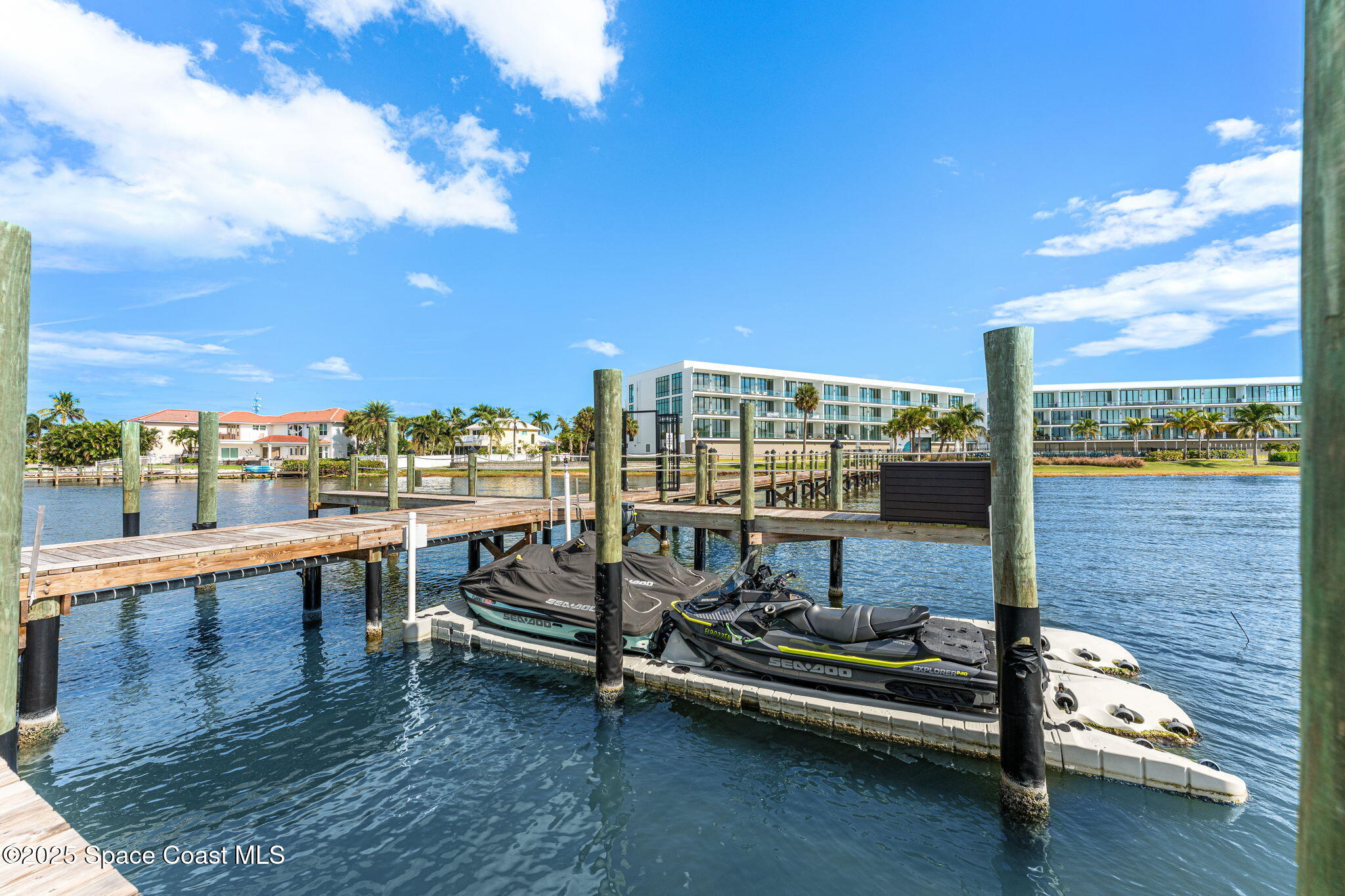 225 Strand Drive, 401
