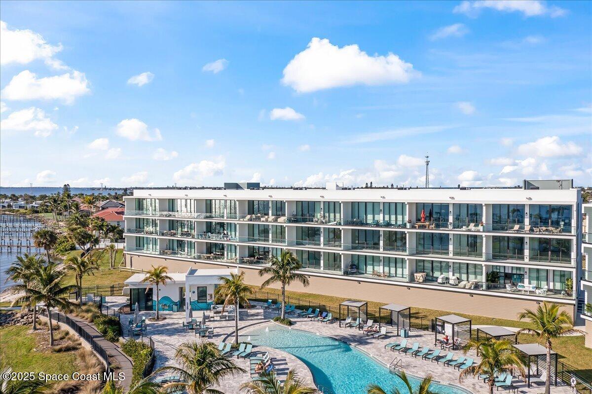 225 Strand Drive, 401
