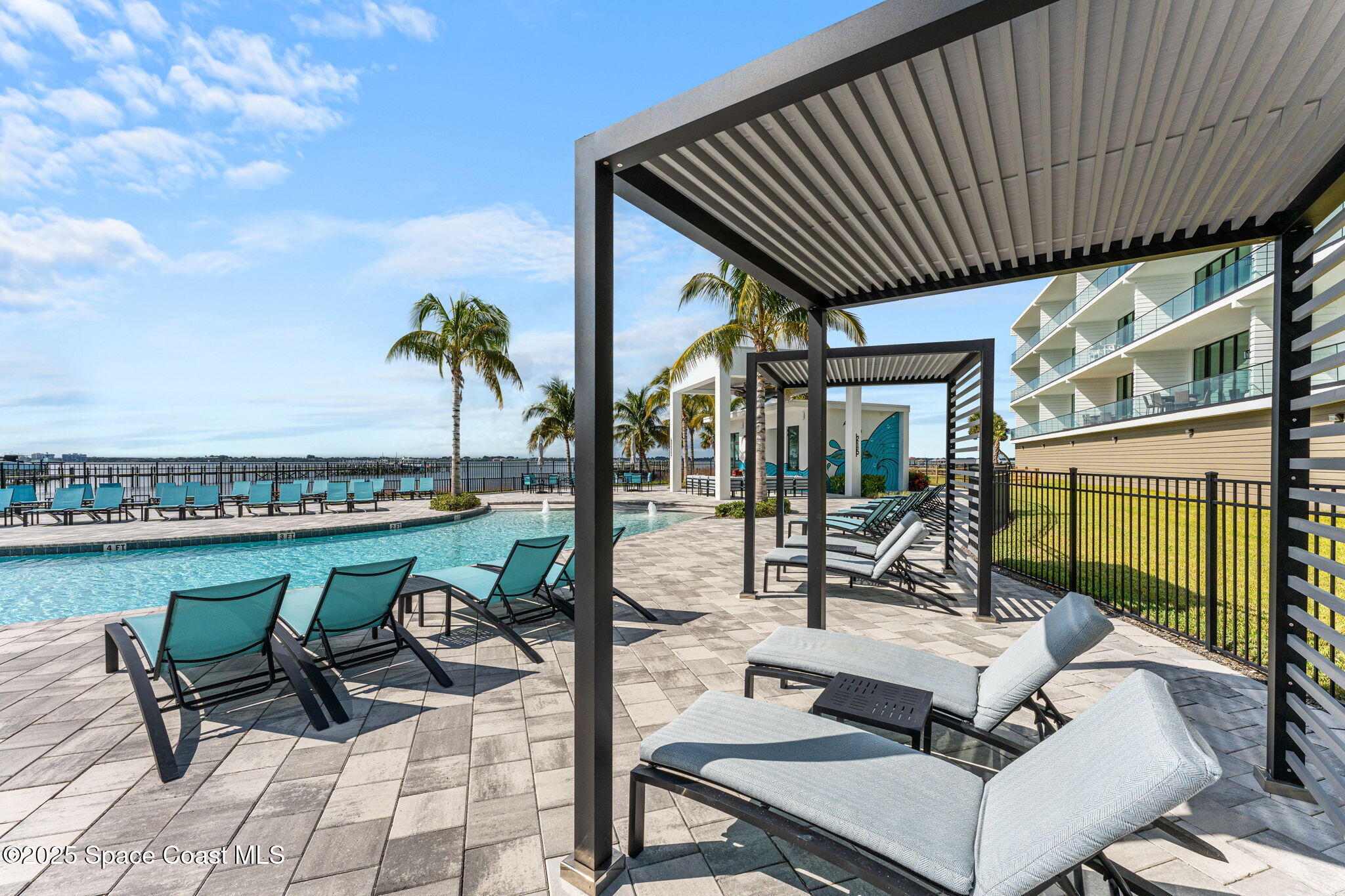 225 Strand Drive, 401