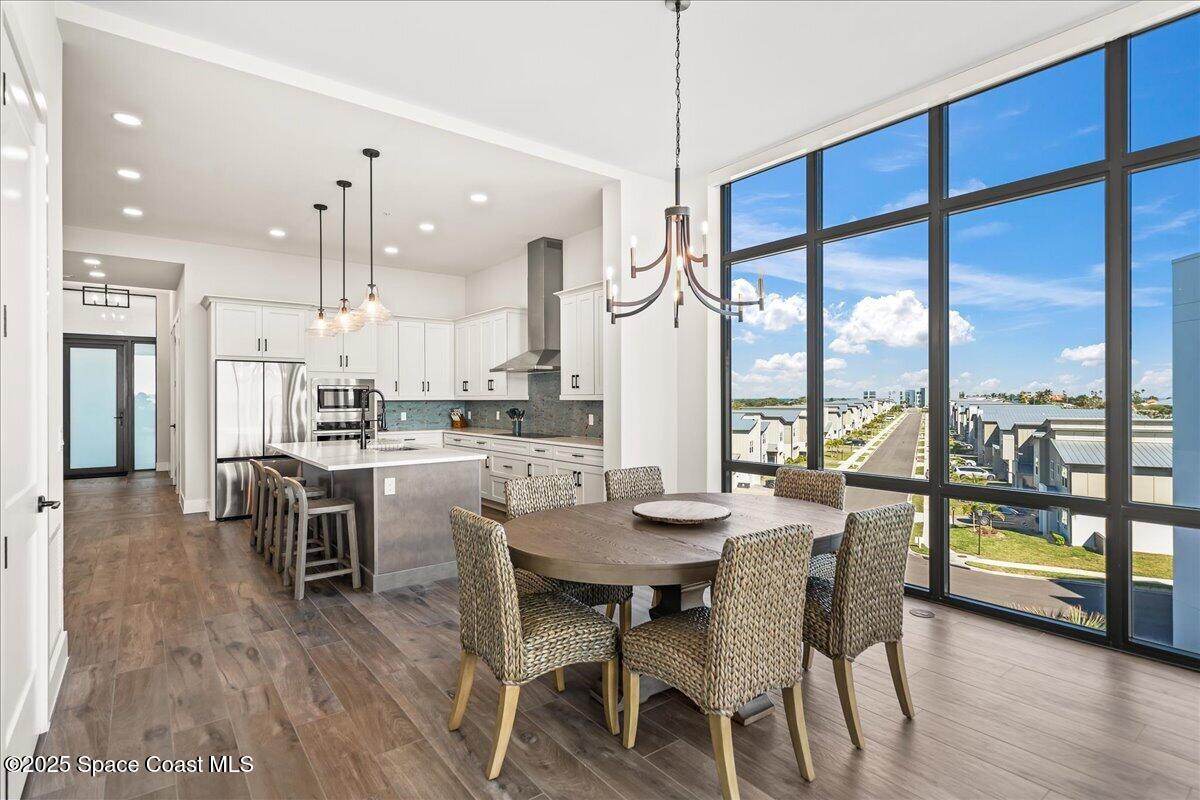 225 Strand Drive, 401