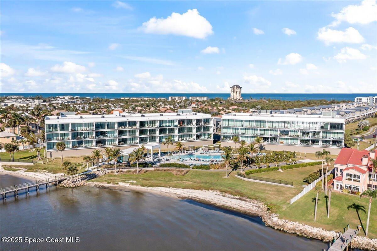 225 Strand Drive, 401
