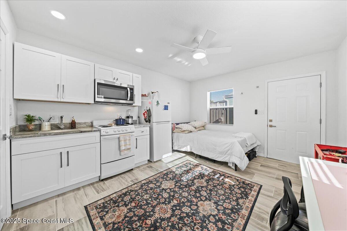 2700 Highway A1a, 8