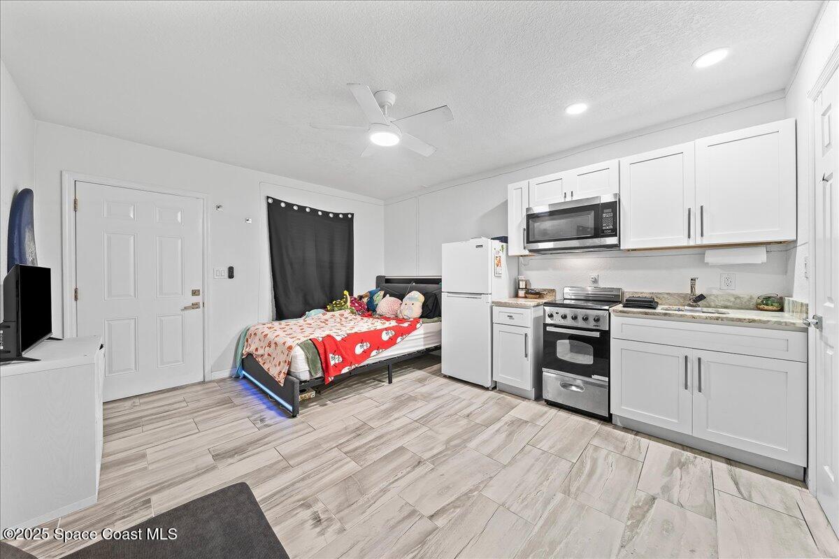 2700 Highway A1a, 8