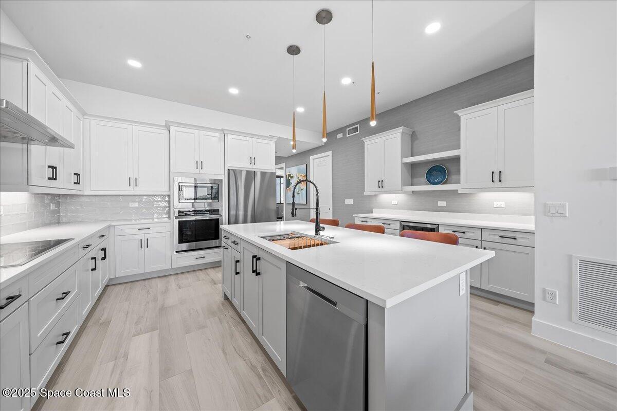 3031 Hafen Lane, 305