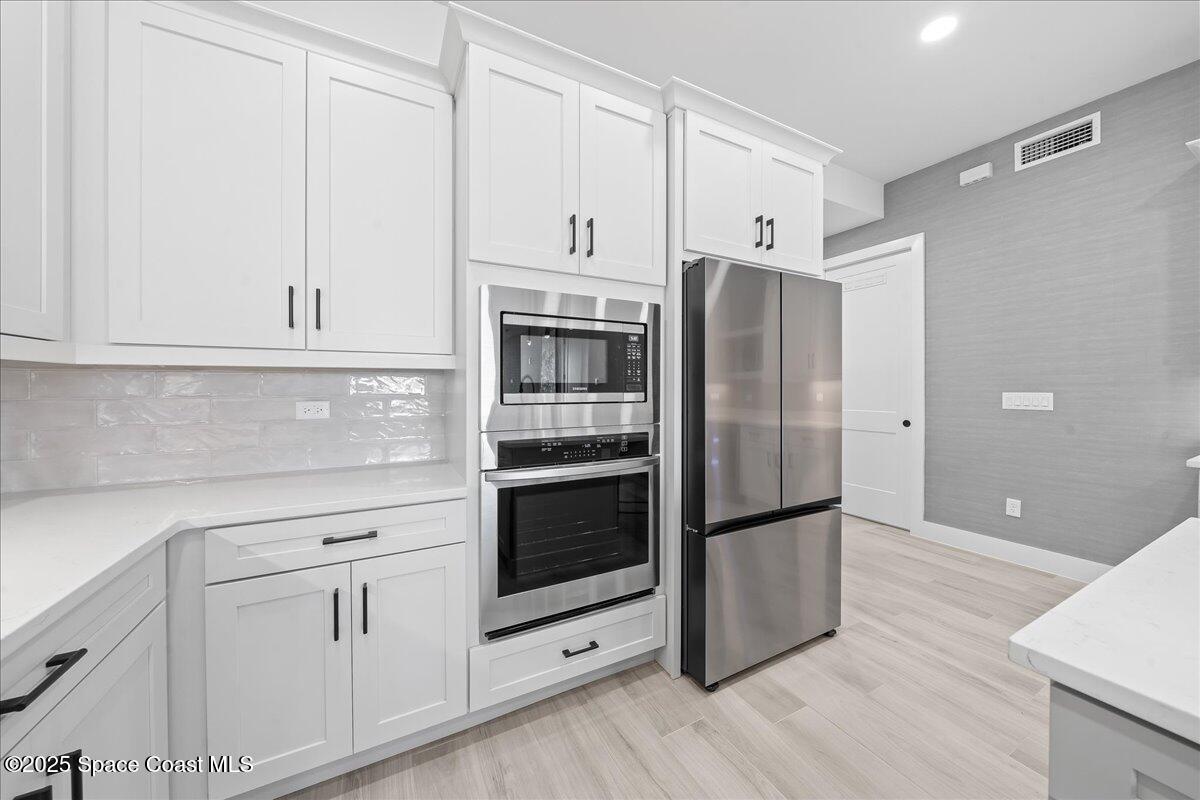 3031 Hafen Lane, 305