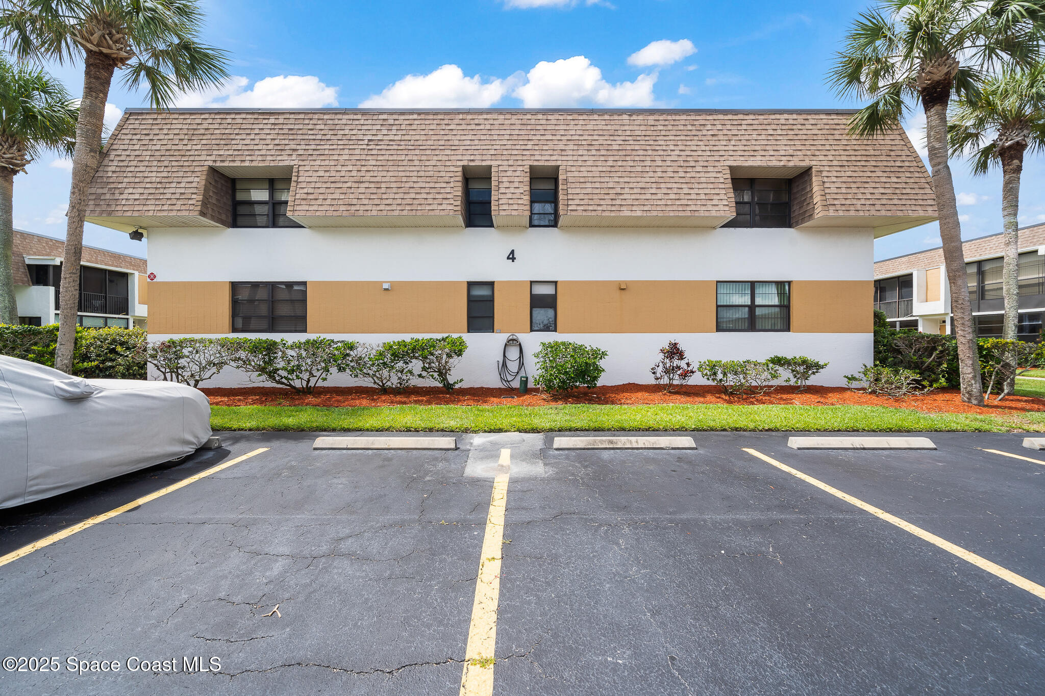 2700 N Highway A1a, 4-104