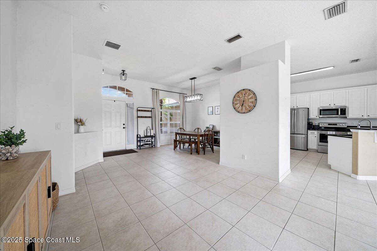 2933 Anjar Avenue SW