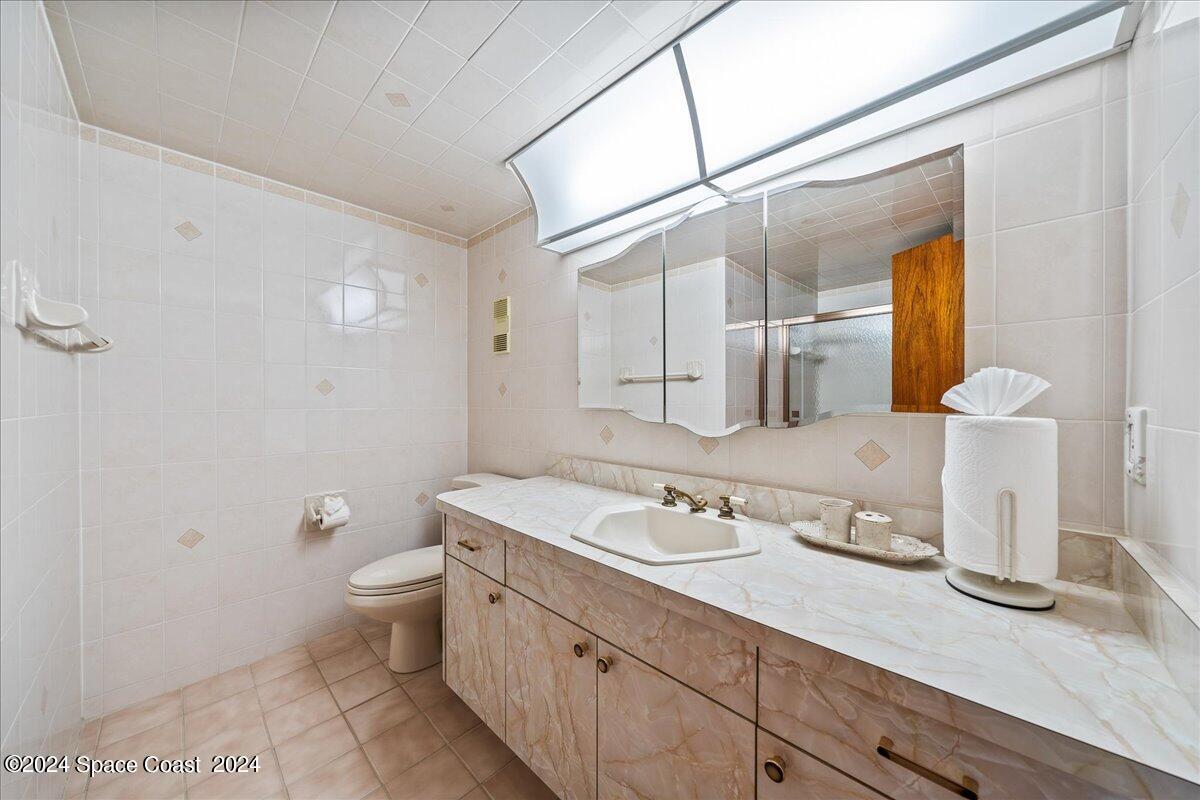 2725 N Hwy A1a, 403