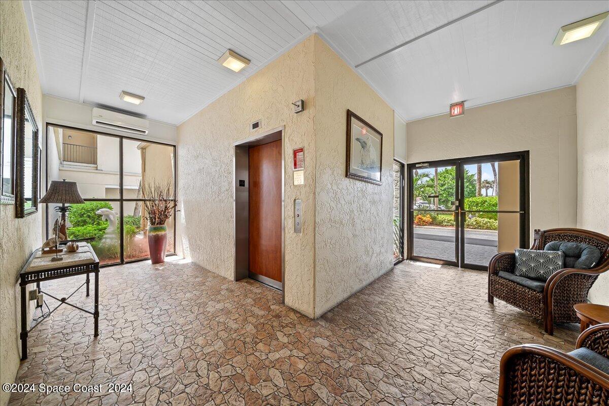 2725 N Hwy A1a, 403