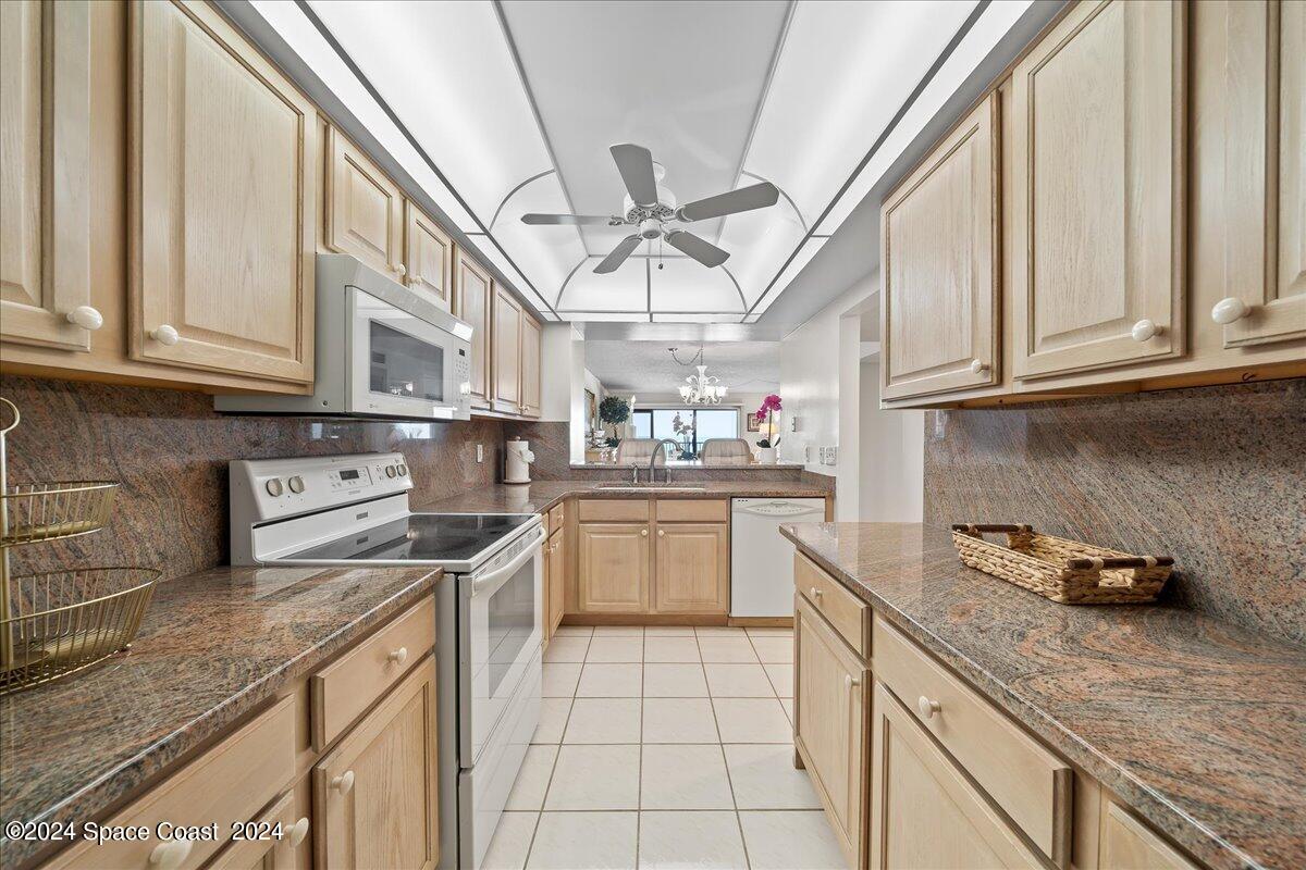 2725 N Hwy A1a, 403