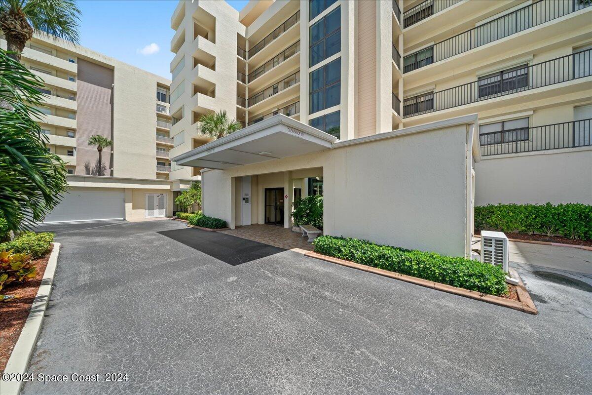 2725 N Hwy A1a, 403