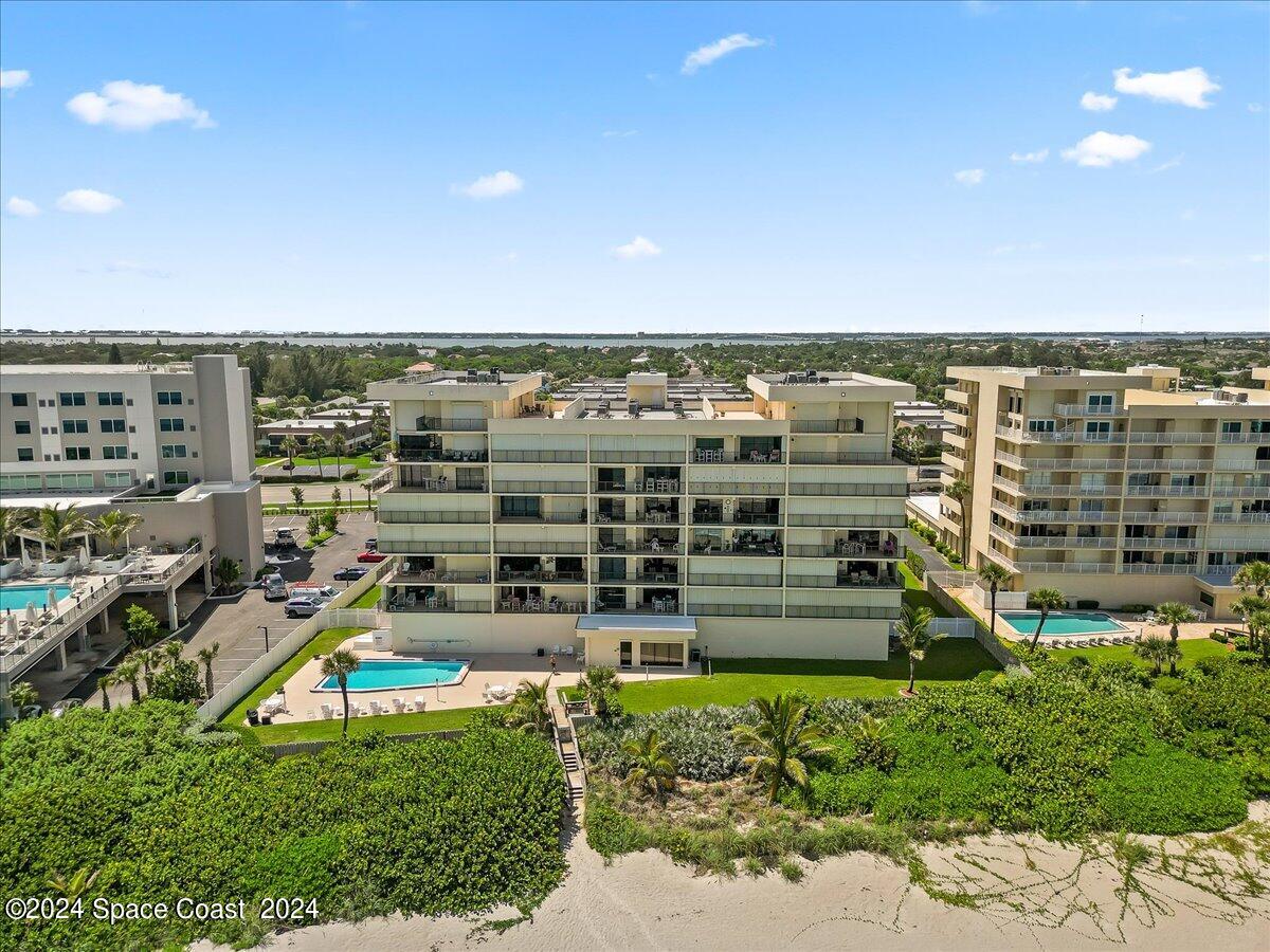 2725 N Hwy A1a, 403