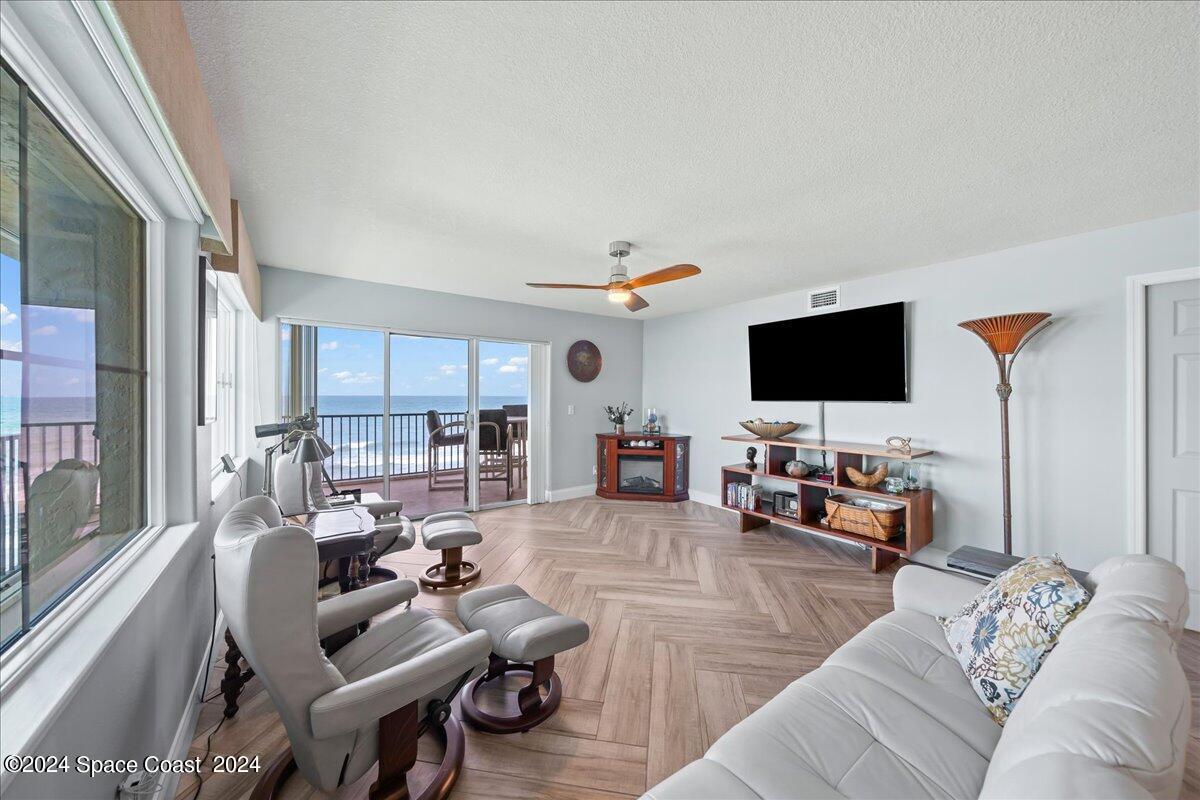 2725 N Highway A1a, 301