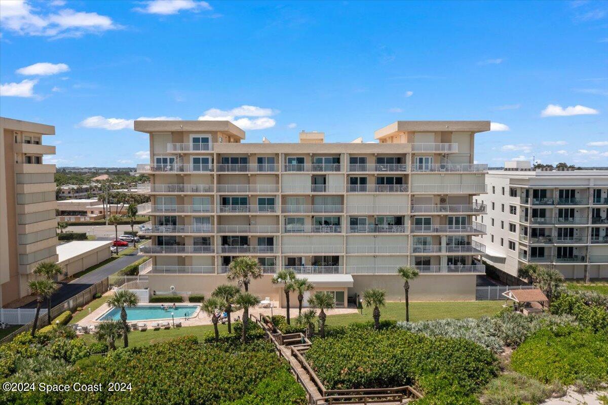 2725 N Highway A1a, 301