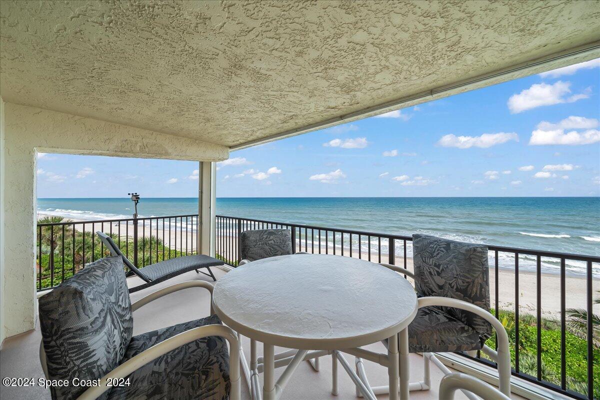 2725 N Highway A1a, 301