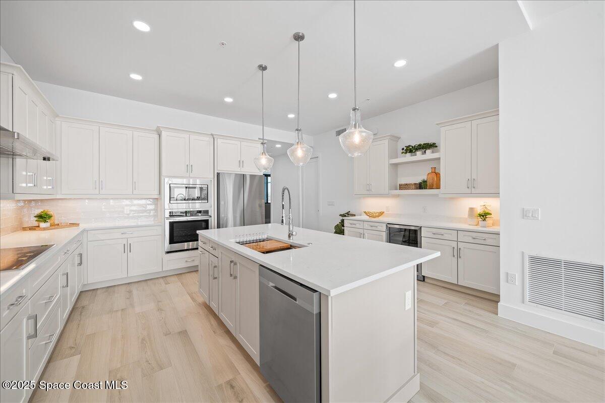 225 Strand Drive 305