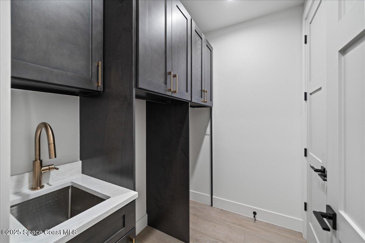 1010 Wave Crest Ave Avenue