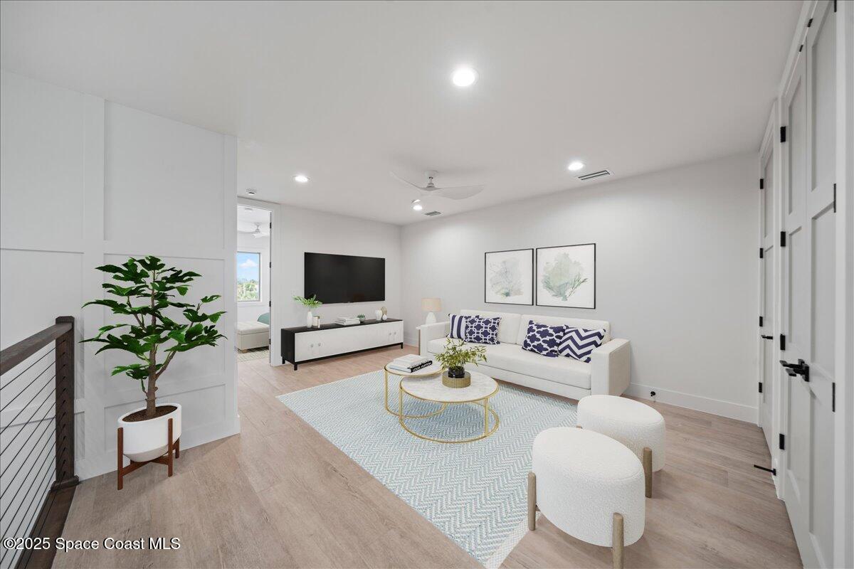 1010 Wave Crest Ave Avenue