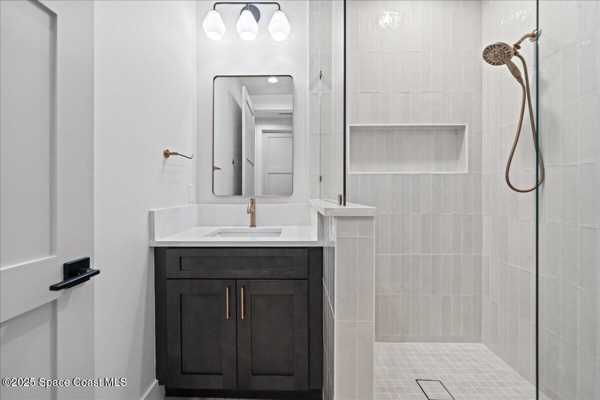 1010 Wave Crest Ave Avenue