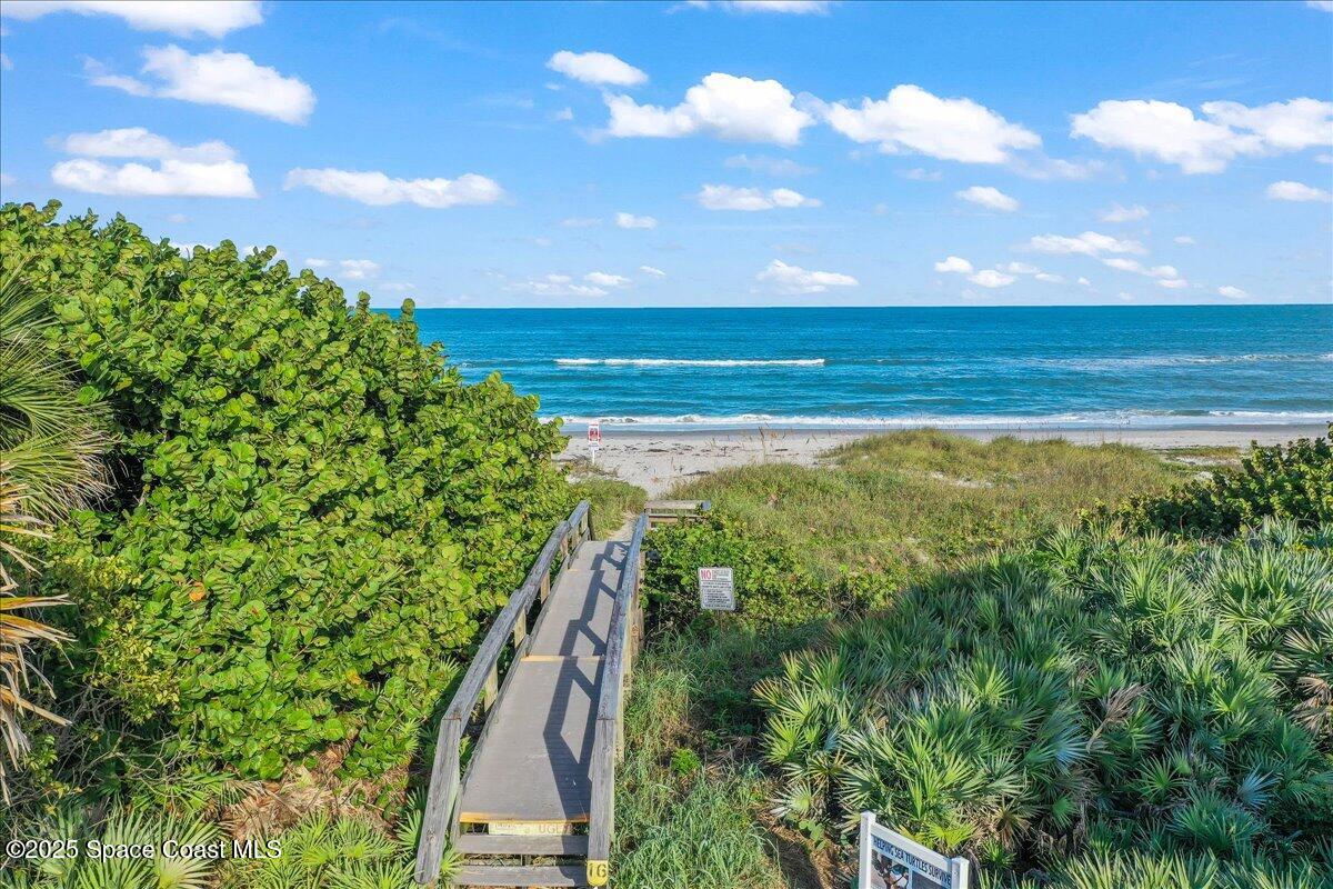 1010 Wave Crest Ave Avenue