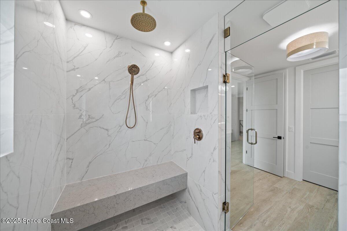 1010 Wave Crest Ave Avenue