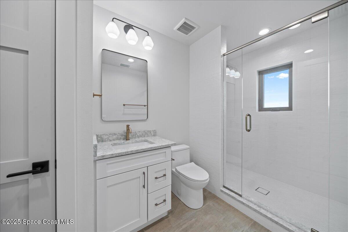 1010 Wave Crest Ave Avenue