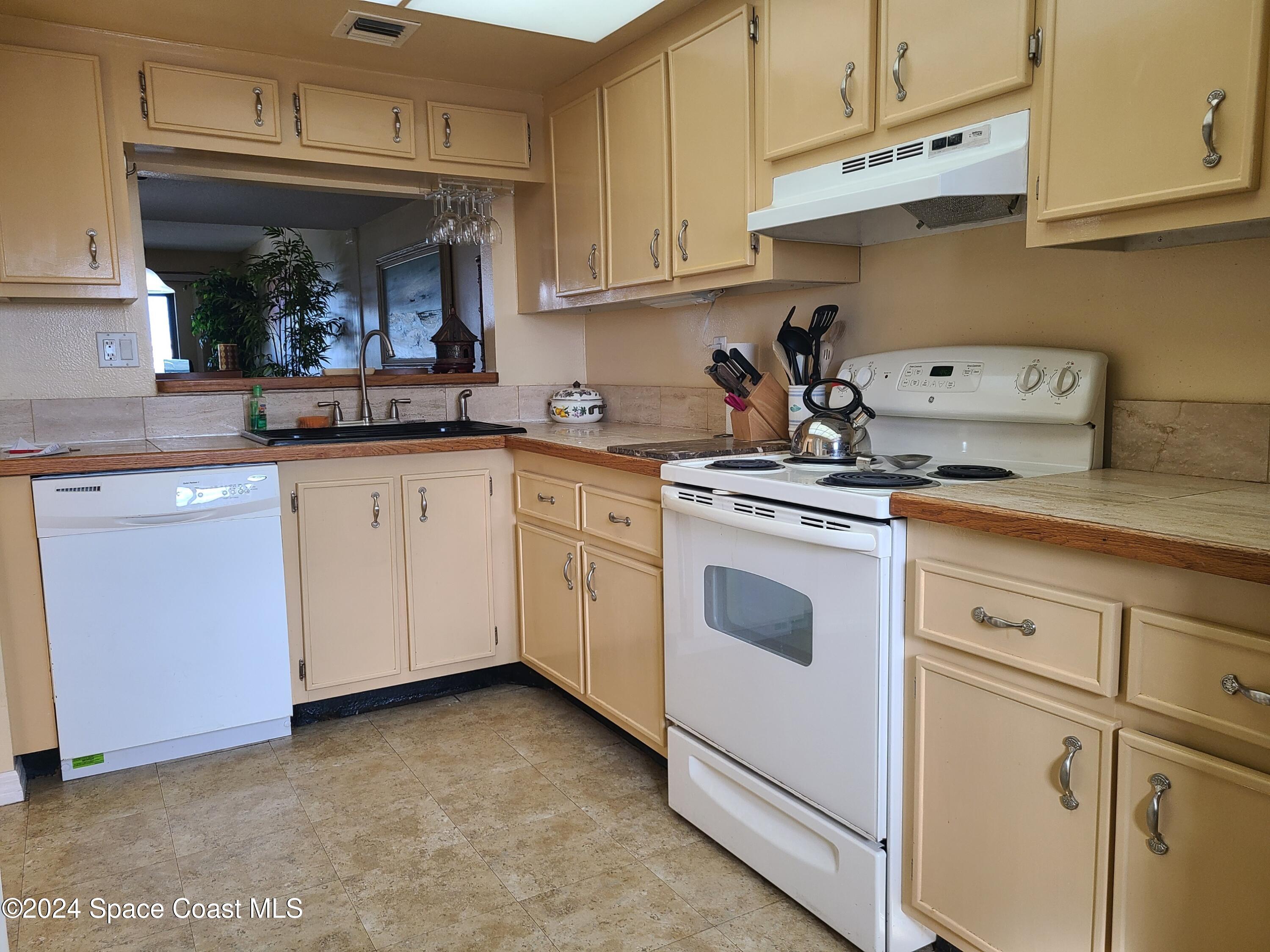 3170 N Atlantic Avenue 713