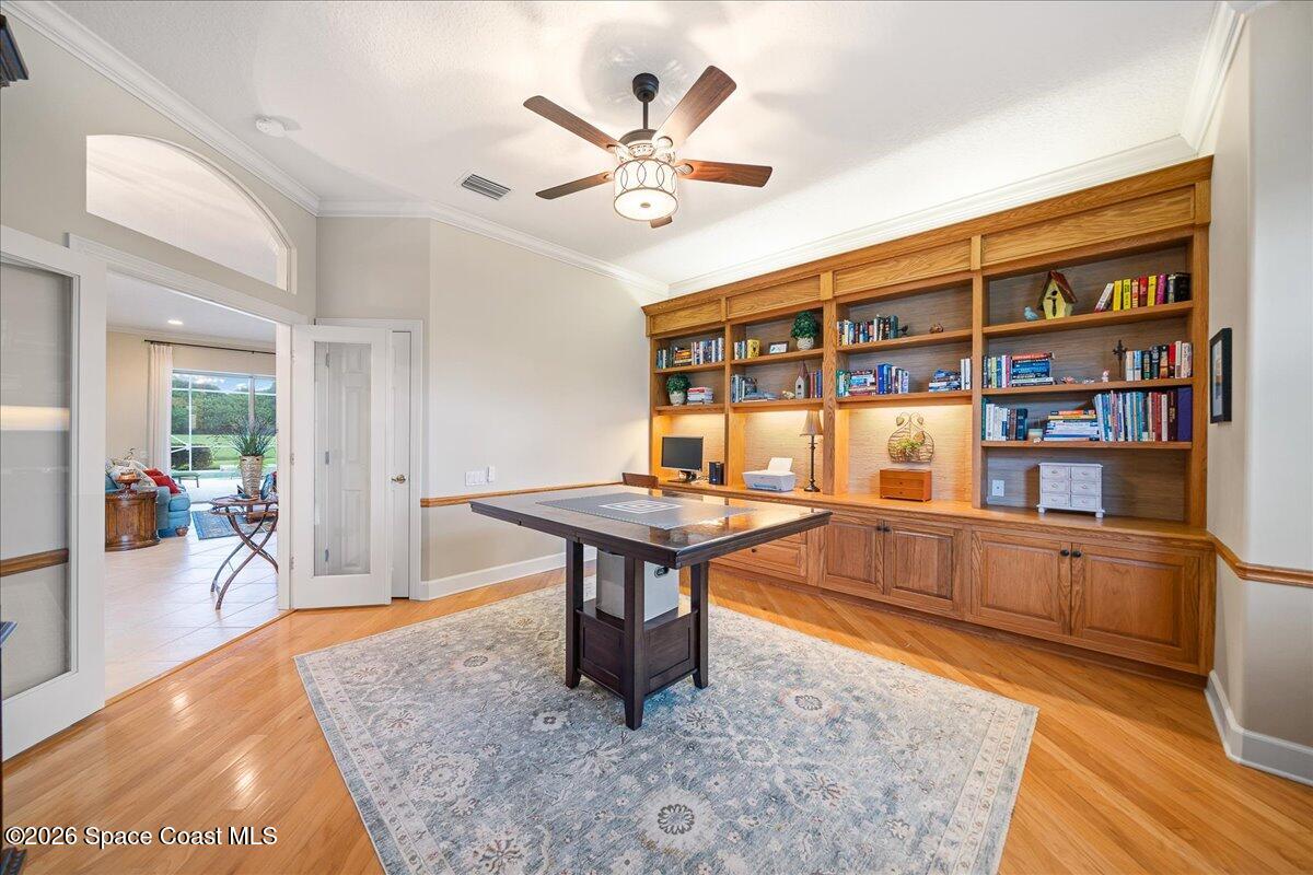 965 Chatsworth Drive