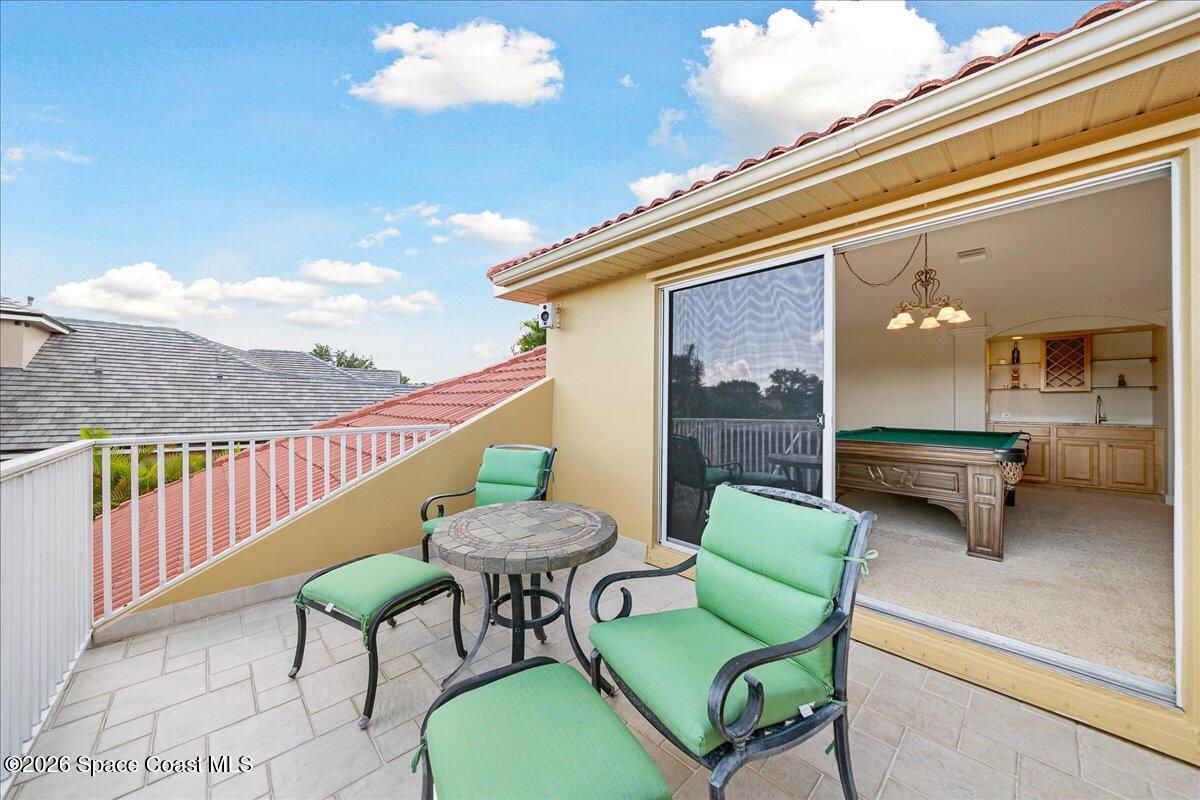 965 Chatsworth Drive