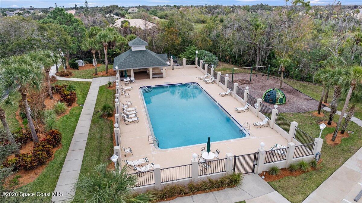 965 Chatsworth Drive