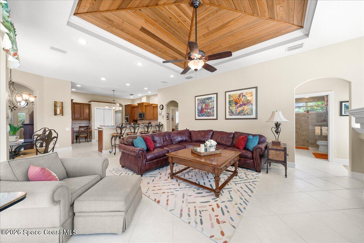 965 Chatsworth Drive