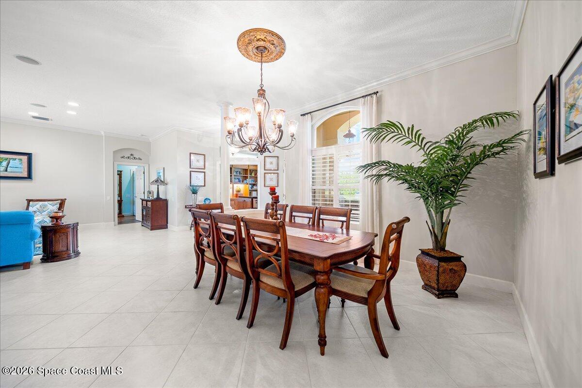 965 Chatsworth Drive