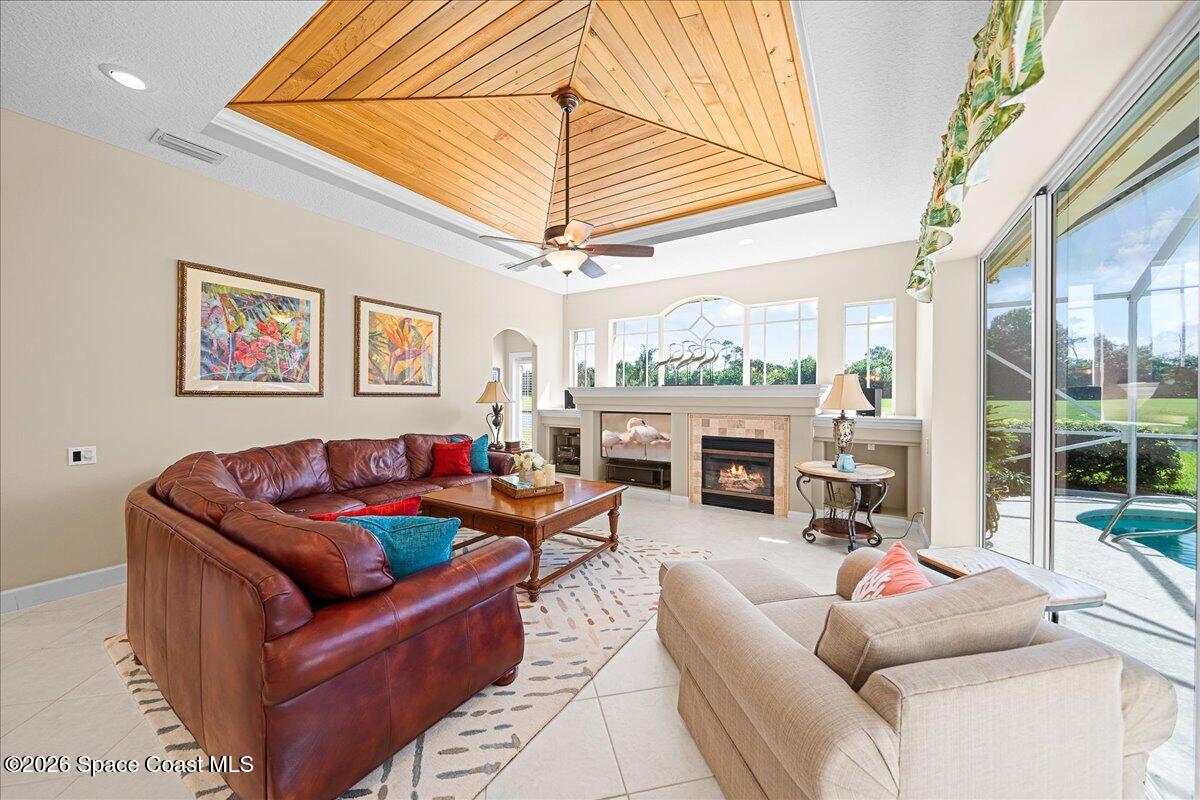 965 Chatsworth Drive