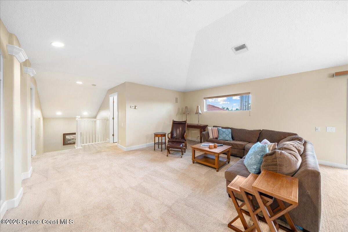 965 Chatsworth Drive