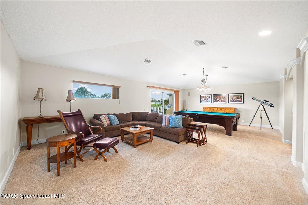 965 Chatsworth Drive