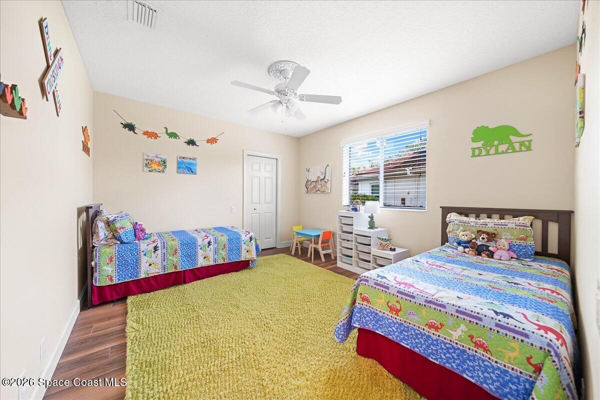 965 Chatsworth Drive