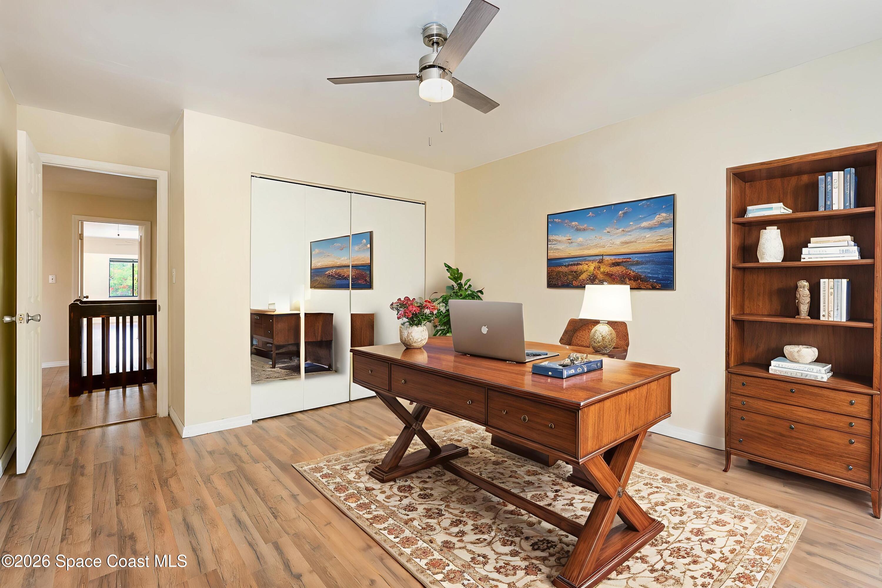 1911 Cashew Courtway